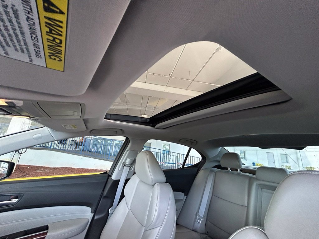 Used 2015 Acura TLX w/ Technology Package FWD image 10
