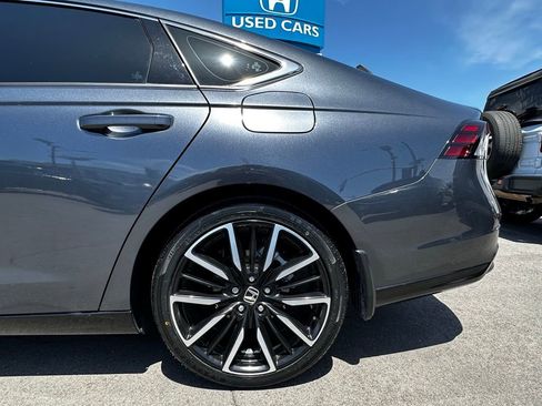 Used 2023 Honda Accord Touring image 9