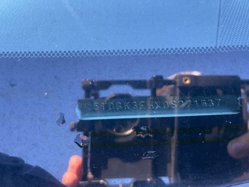 Used 2013 Toyota Highlander SE image 16