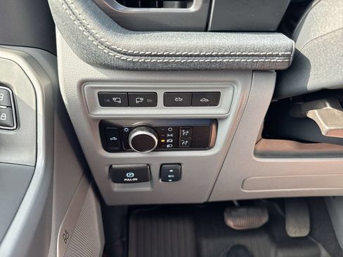Used 2024 Ford F150 Lightning Flash AWD/4WD image 18