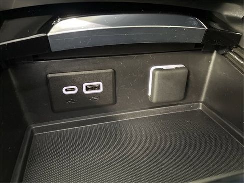 Certified 2023 Buick Envision Preferred w/ Sport Touring Package image 28