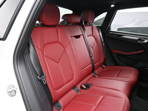 Certified 2022 Porsche Macan S image 27