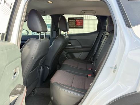 Certified 2025 Nissan Kicks SR image 13