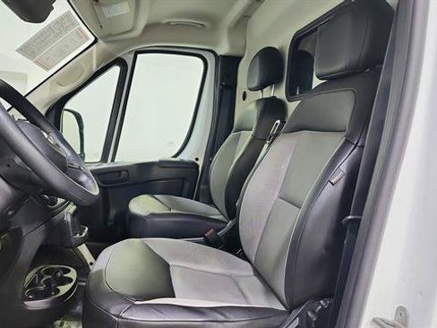 Used 2025 RAM ProMaster 2500 w/ Convenience Group FWD image 11