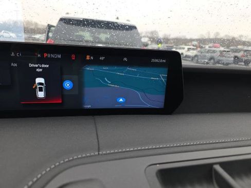 Used 2025 Ford Expedition Platinum image 6