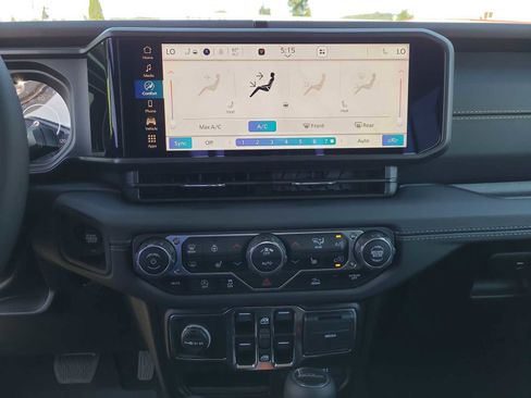 New 2025 Jeep Gladiator Sport w/ Premium Package image 24