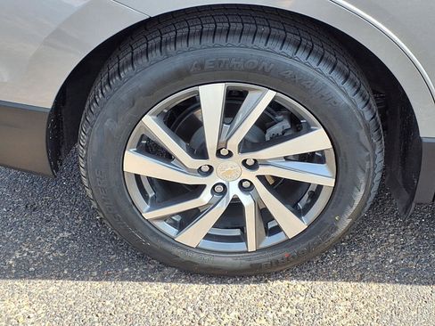 Used 2024 Chevrolet Equinox Premier image 9