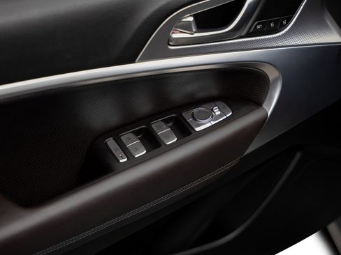 Used 2022 Genesis G70 3.3T RWD image 62