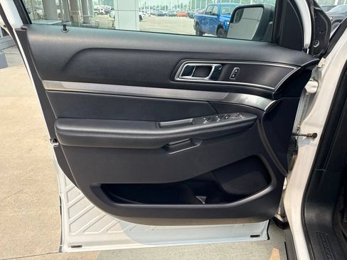 Used 2019 Ford Explorer XLT AWD/4WD image 19
