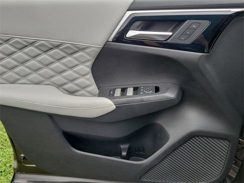 Used 2022 Mitsubishi Outlander SEL image 28