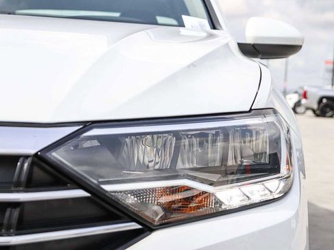 Used 2020 Volkswagen Jetta SE w/ SE Cold Weather Package image 7