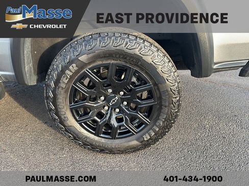 Used 2023 Chevrolet Colorado Trail Boss w/ Technology Package image 10