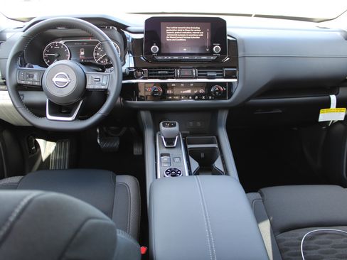 New 2025 Nissan Pathfinder SV AWD/4WD image 10