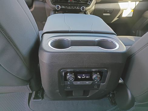 New 2026 Chevrolet Suburban LT w/ Comfort Package image 27