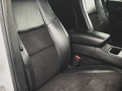 Used 2020 Jeep Grand Cherokee Altitude RWD image 33