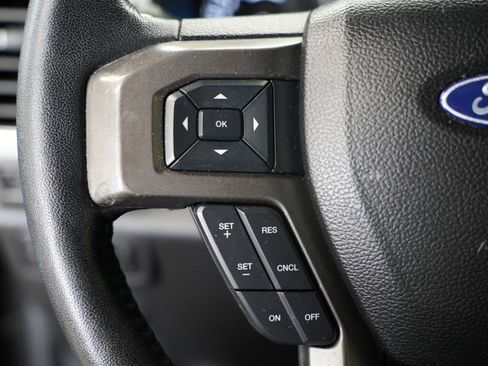 Used 2018 Ford Expedition XLT w/ Equipment Group 202A AWD/4WD image 13