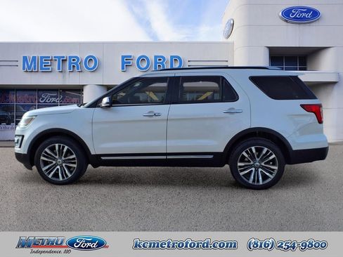 Used 2017 Ford Explorer Platinum image 7