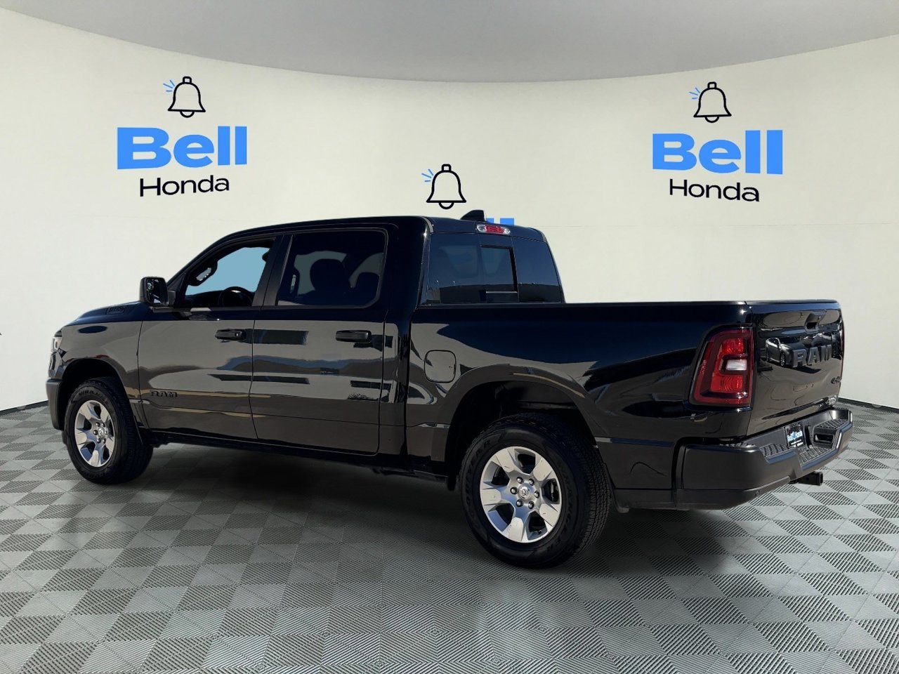 Used 2025 RAM 1500 Tradesman AWD/4WD image 3