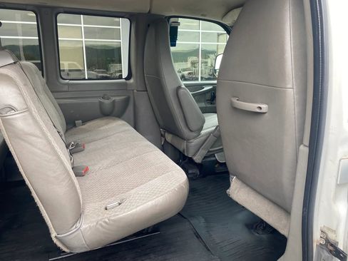 Used 2010 Chevrolet Express 3500 LT w/ LT Preferred Equipment Group RWD image 22