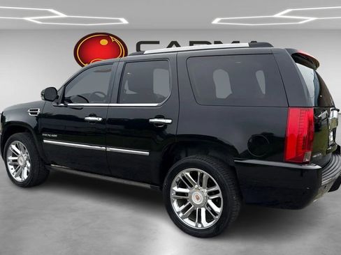Used 2013 Cadillac Escalade Platinum AWD/4WD image 3