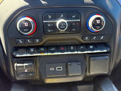 Used 2022 Chevrolet Silverado 3500 High Country AWD/4WD image 29