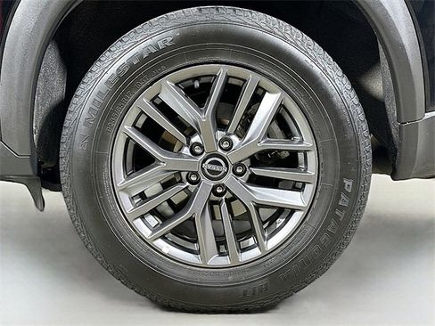 Used 2024 Nissan Rogue S image 28