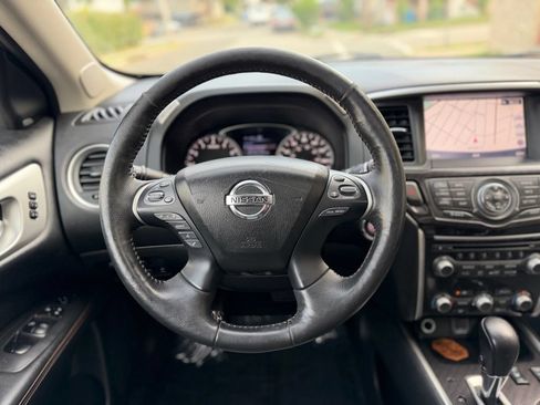 Used 2019 Nissan Pathfinder SL AWD/4WD image 36