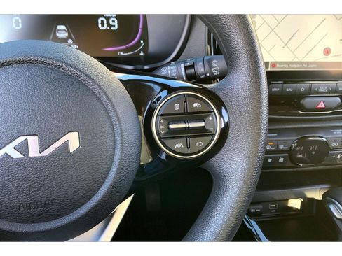 Used 2023 Kia Soul S image 18