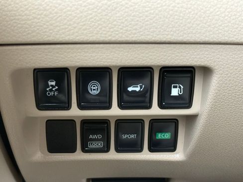 Used 2020 Nissan Rogue SV AWD/4WD image 32