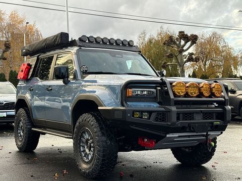 Used 2024 Toyota Land Cruiser image 7