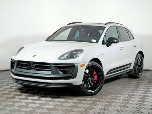 New 2026 Porsche Macan GTS image 1
