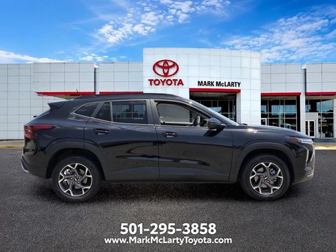 Used 2025 Chevrolet Trax LT w/ Driver Confidence Package FWD image 6