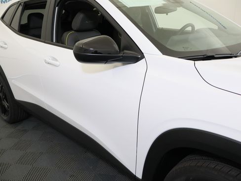 New 2026 Chevrolet Trax ACTIV w/ Sunroof Package FWD image 4