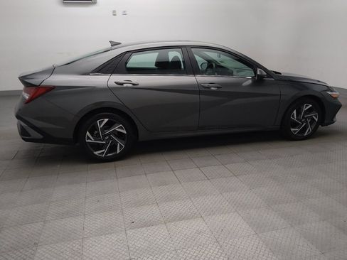 Used 2025 Hyundai Elantra SEL FWD image 10