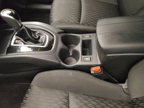 Used 2019 Nissan Rogue SV AWD/4WD image 26
