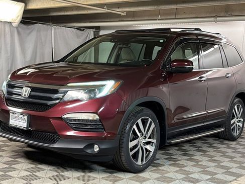 Used 2017 Honda Pilot Elite image 2
