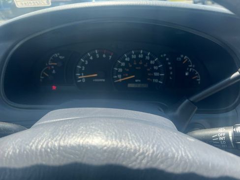 Used 2001 Toyota Tundra SR5 w/ Convenience Pkg AWD/4WD image 11