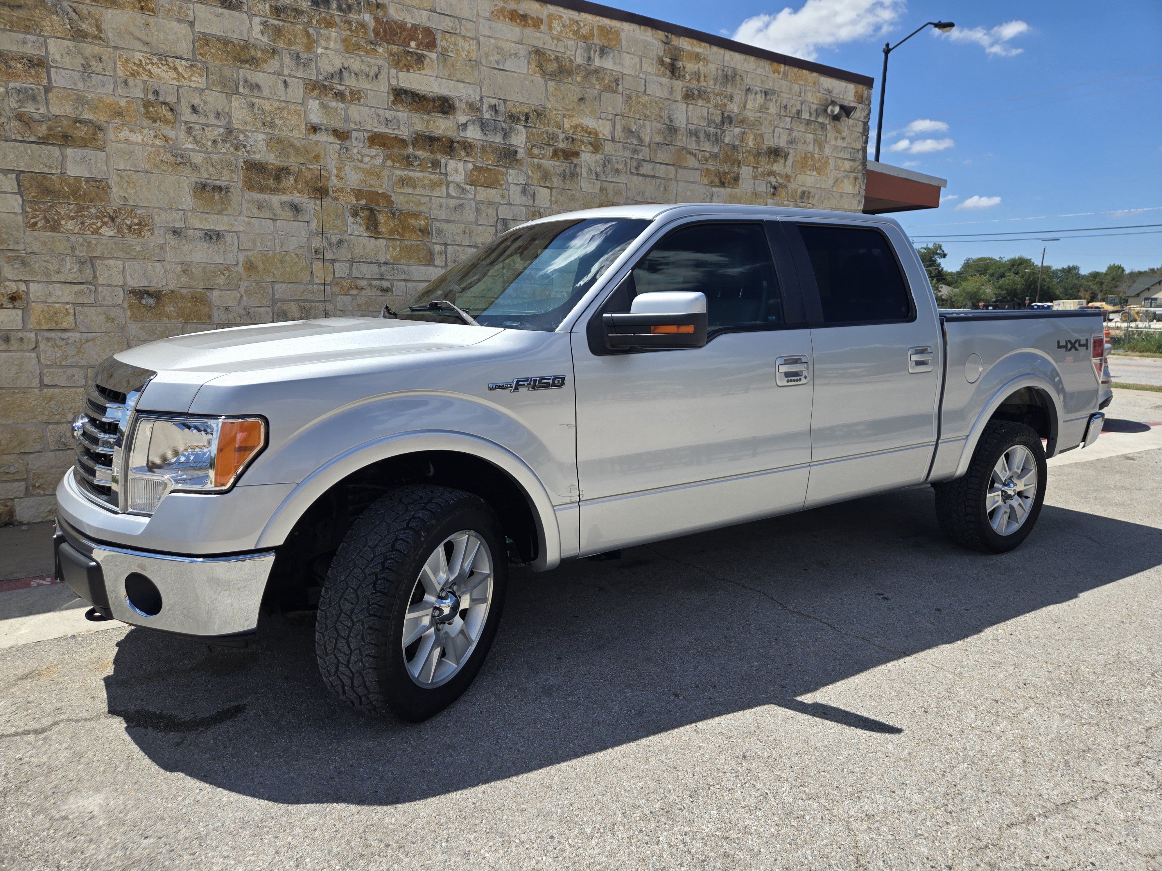 Used 2013 Ford F150 Lariat w/ Mid Equipment Group AWD/4WD image 2