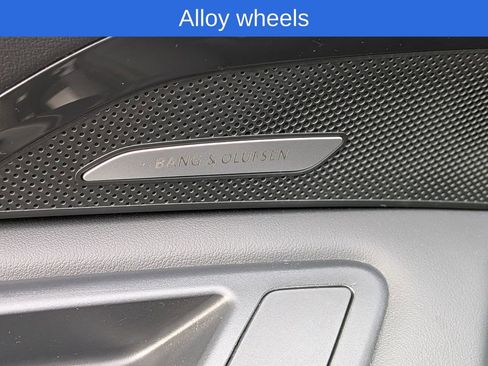 Used 2025 Audi Q5 Premium Plus w/ Premium Plus image 16