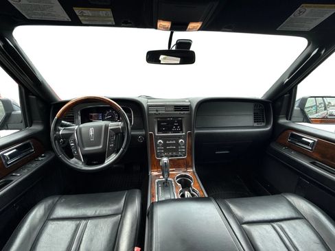 Used 2015 Lincoln Navigator 4WD image 22