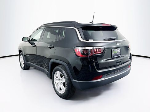 Used 2022 Jeep Compass Latitude FWD image 5