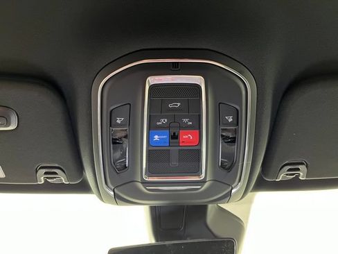 Used 2026 Jeep Grand Wagoneer 4WD image 37