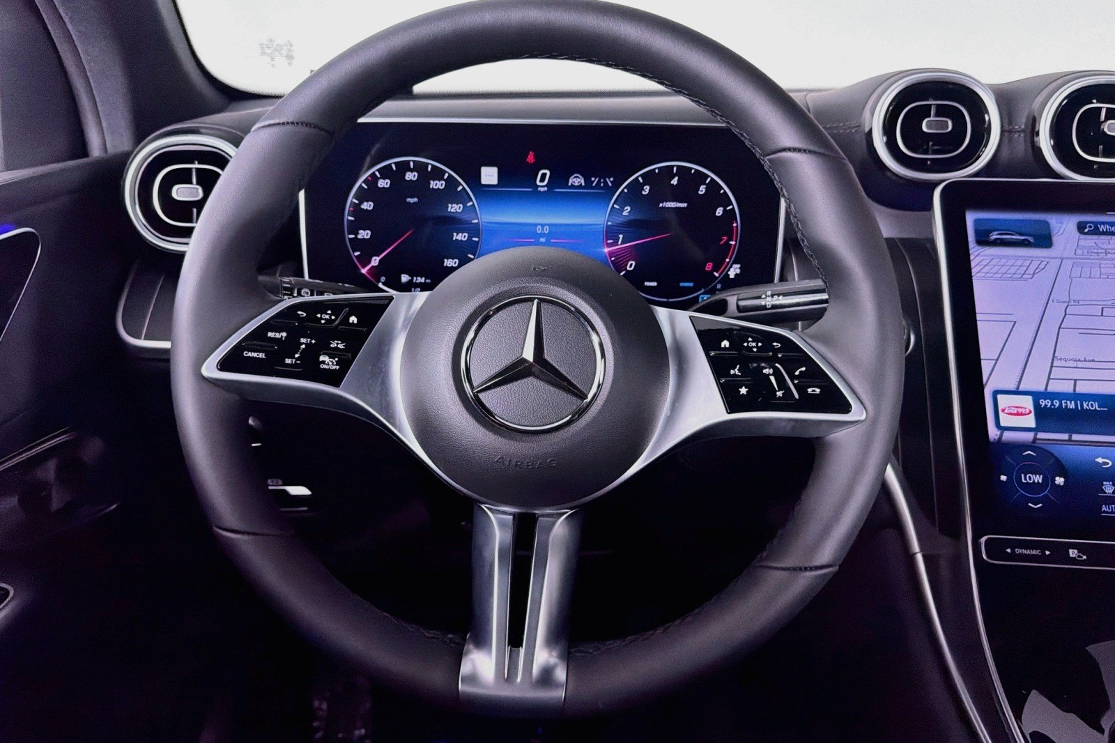 Used 2023 Mercedes-Benz GLC 300 image 18