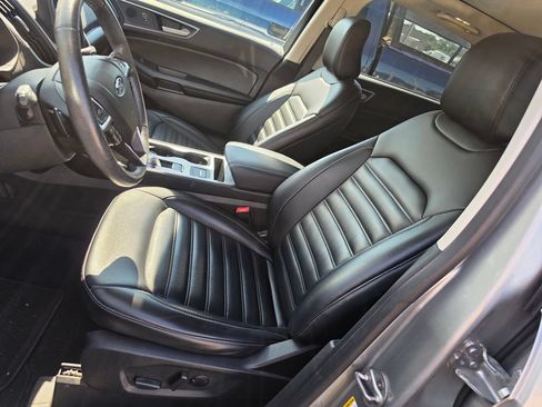 Used 2022 Ford Edge SEL w/ Convenience Package AWD/4WD image 6
