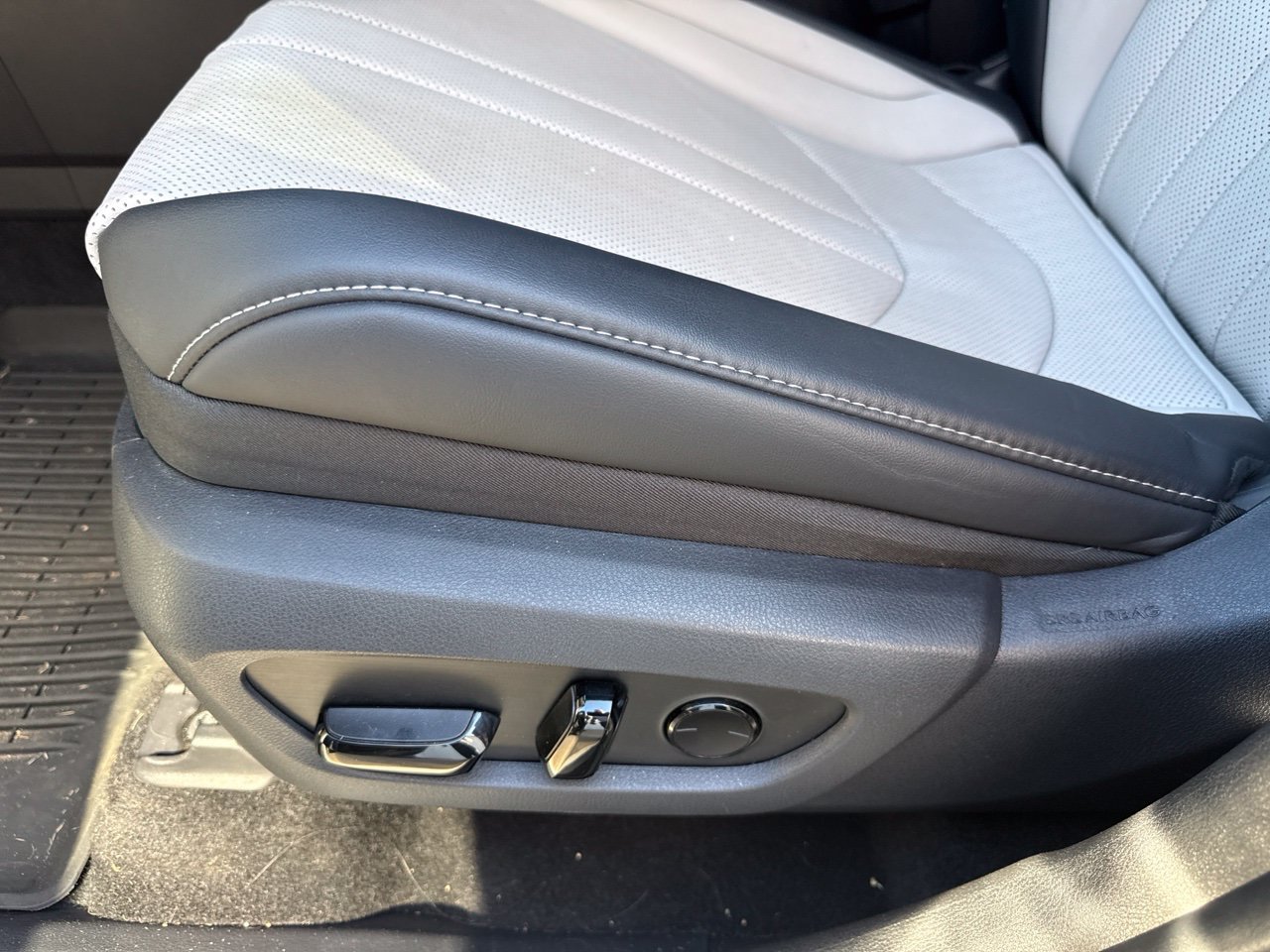 Used 2025 Lexus TX 500h AWD w/ Technology Package image 7
