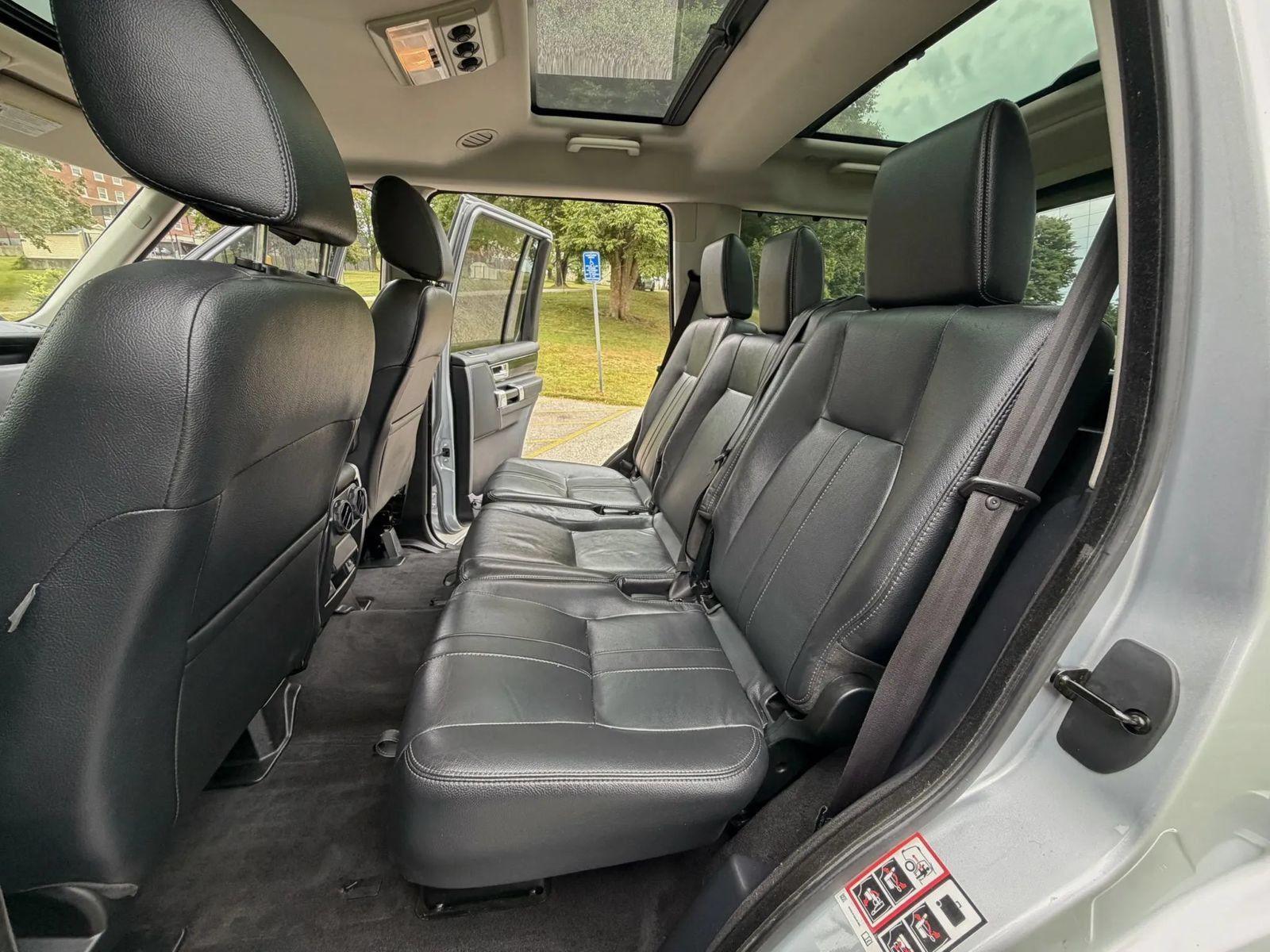 Used 2016 Land Rover LR4 HSE AWD/4WD image 48