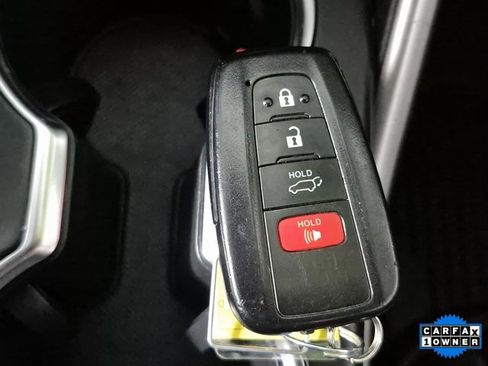 Used 2023 Toyota Highlander XLE image 34