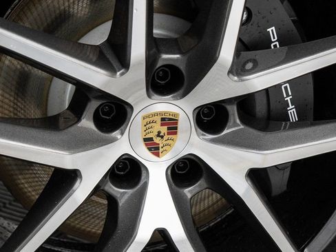 Used 2023 Porsche Macan image 9