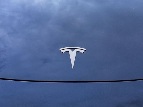 Used 2024 Tesla Model 3 Standard Range image 5