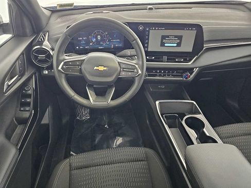 Used 2025 Chevrolet Equinox LT AWD/4WD image 18